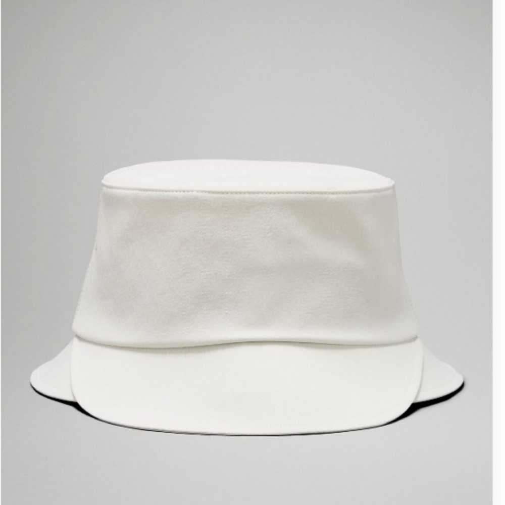 NWT Lululemon Athletica Classic Bucket Hat In Color Bone. Size S/M